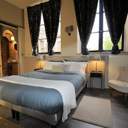 Bed & Breakfast Chateau De Ruesnes