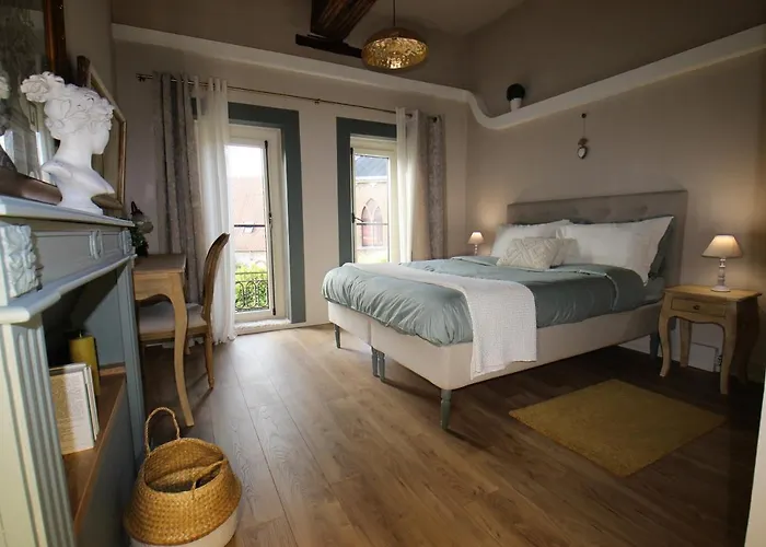 ベッド・アンド・ブレックファスト Chateau De