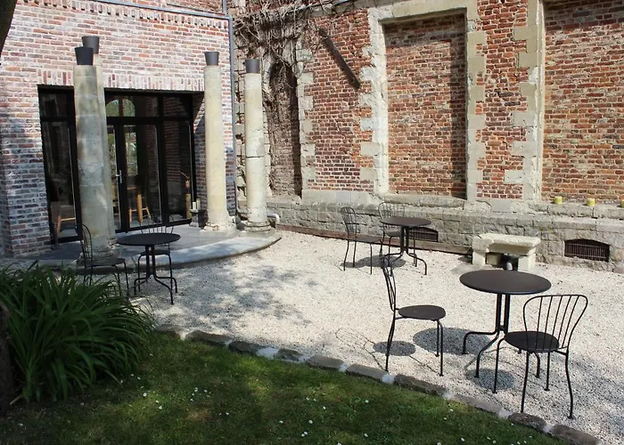 ベッド・アンド・ブレックファスト Chateau De 3*